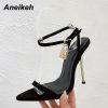 Pointed Toe Padlock High Heels 5